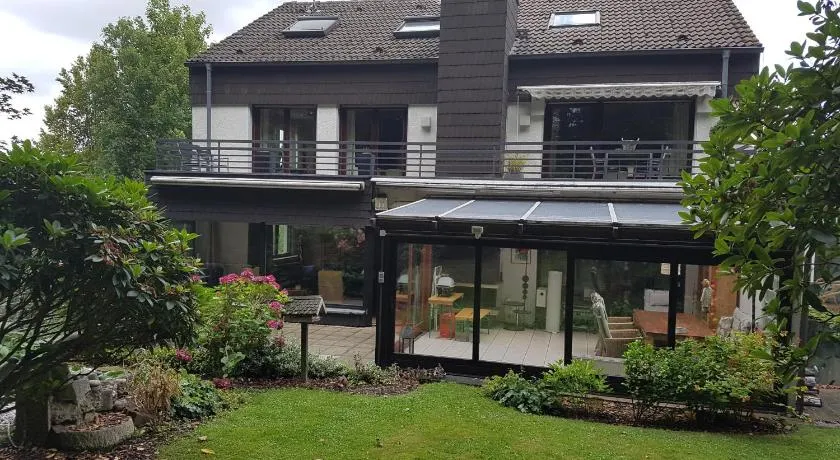 Ferienwohnung mit eigenem Pool und finnischer Sauna in Witten - Image 1