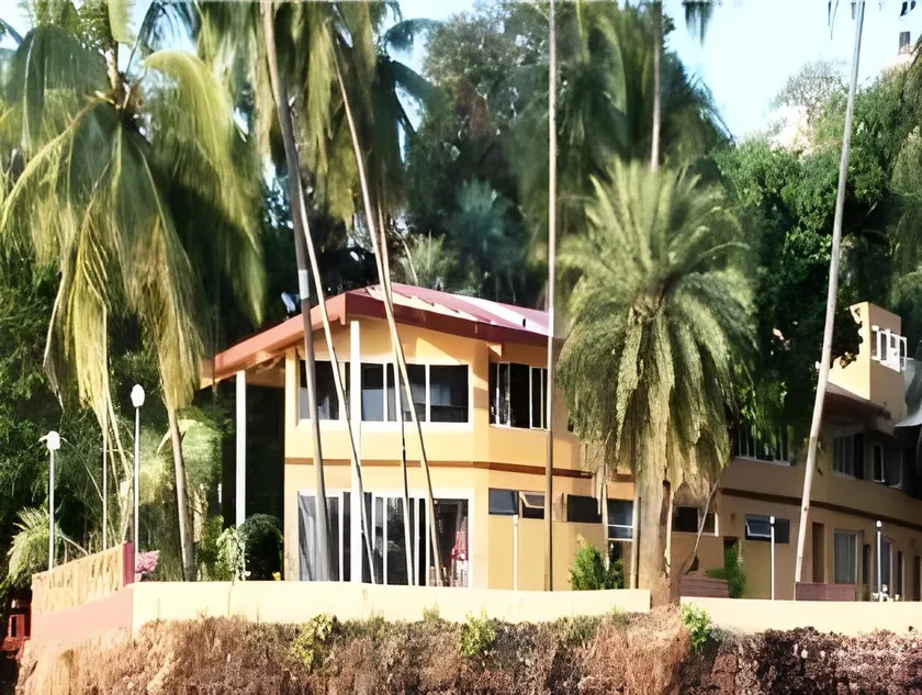 Hawaii Beach Resort - Image 1