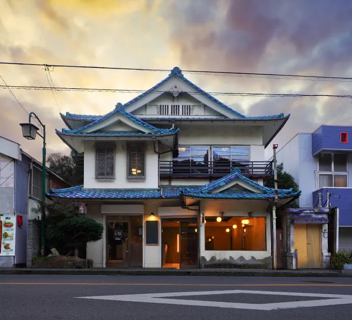 Wonderlust Inn - Image 1