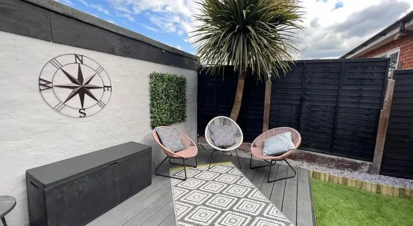By Buildersbeds Heaton House 2 Bedrooms - Image 1