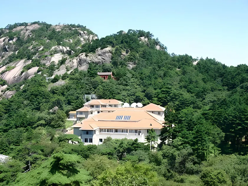 Huangshan Shilin Hotel - Image 1