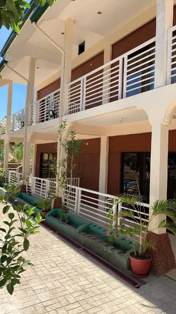 Flores Garden Resort - Image 1