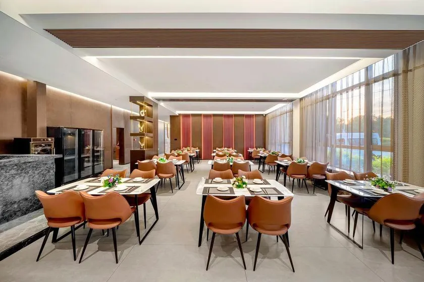 YaJi Hotel (Harbin Airport) - Image 1