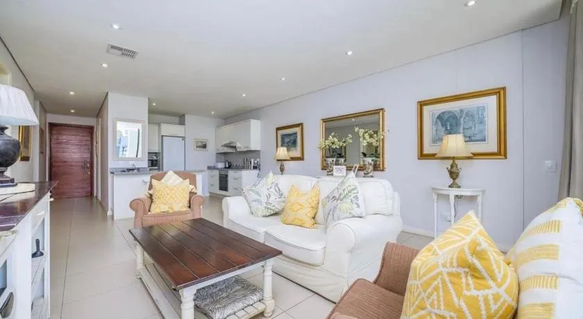 404 Beacon Rock Umhlanga Rock - Image 1