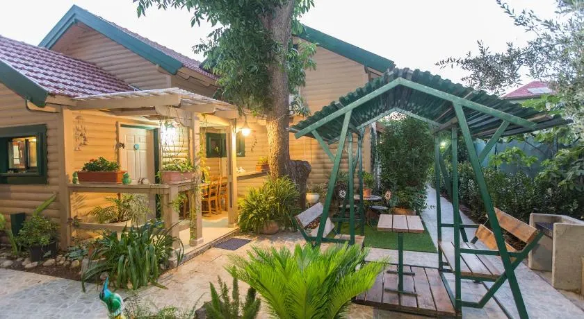Leyad Hashmura Lodging - Image 1