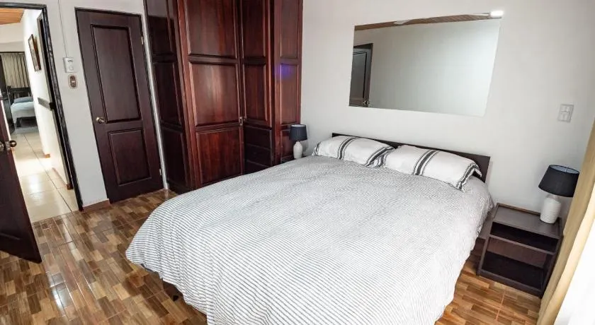 Tico Airport B&B - Image 1