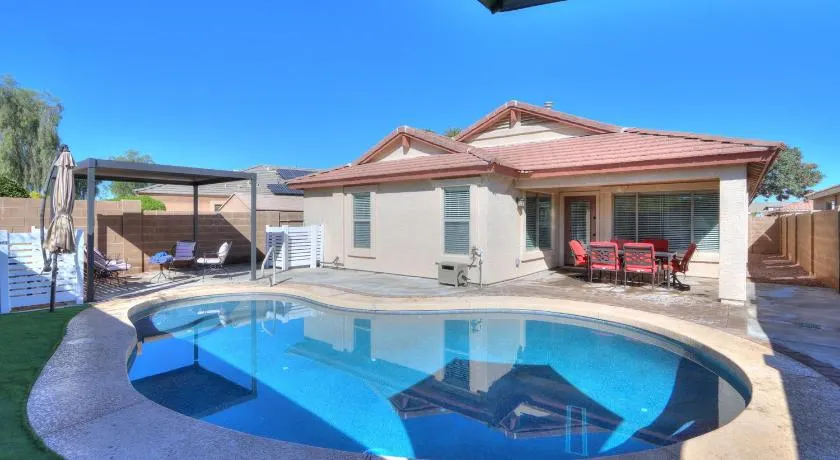 Private Mini Serene Oasis with Pool - Image 1