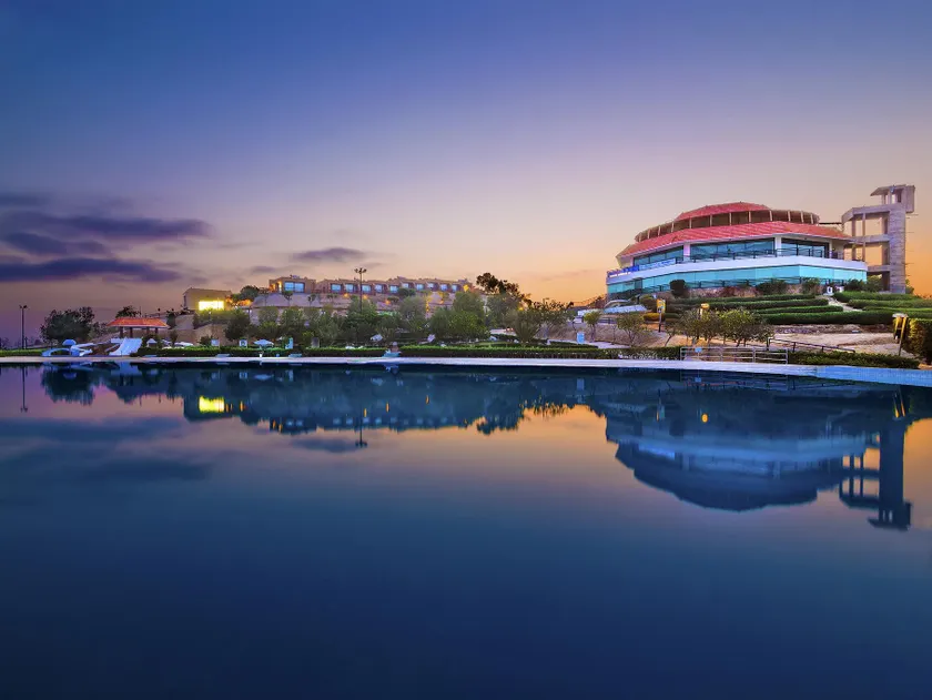 Dreamworld Resort, Hotel & Golf Course - Image 1