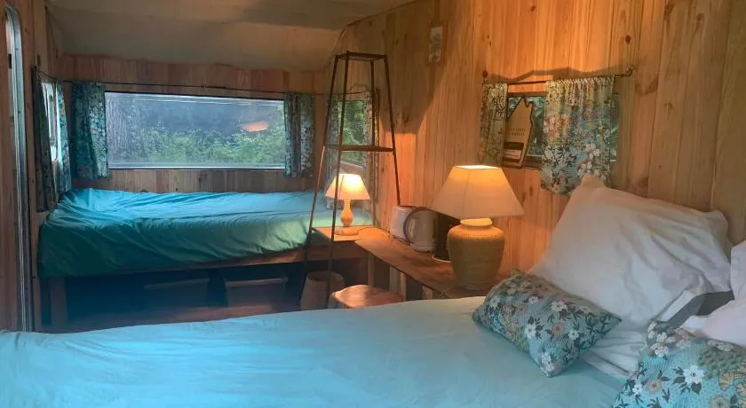 Chambre d'hôtes Sous Les Grands Chênes Cabane du CHENE - Image 1