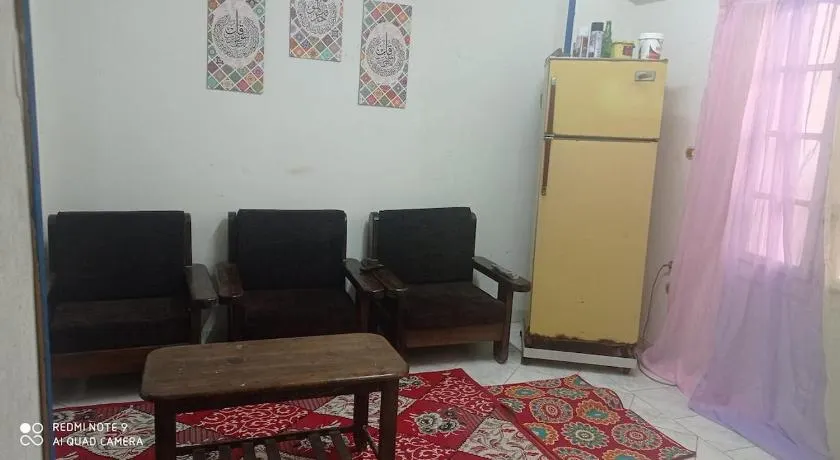 Ground floor overlooking the sea, two rooms and a living room - Image 1