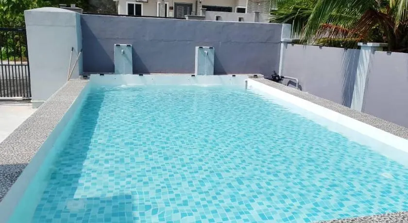 Haimara stayction, cabin with pool Hulu langat - Image 1