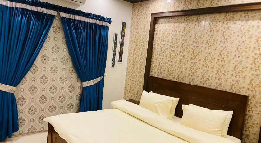 Vactional Villa Dha Phase 6 Lahore ,Three Bed Room Full House - Image 1