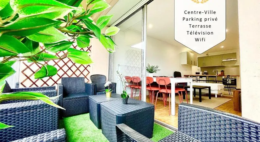 BnGo I Le Spacieux I 3 chambres, 2 salles de bain, 1 toilette, parking privé gratuit, 8 personnes, Vieux Lyon hypercentre - Image 1