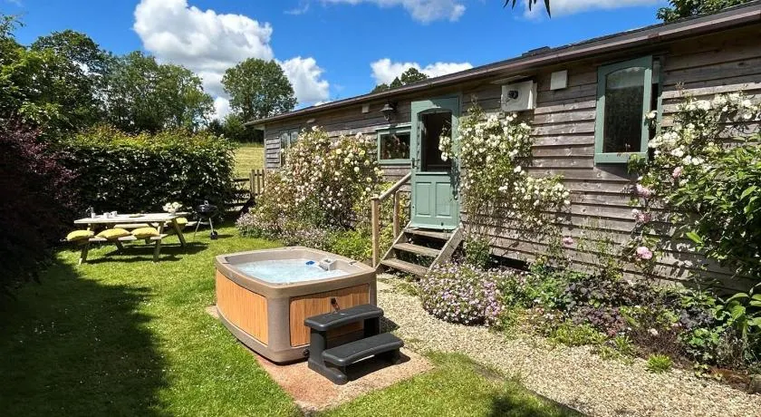 2 Bed in Honiton oc-85816 - Image 1
