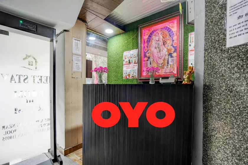 OYO Flagship R K Residency Near Jhilmil Metro Station - Image 1