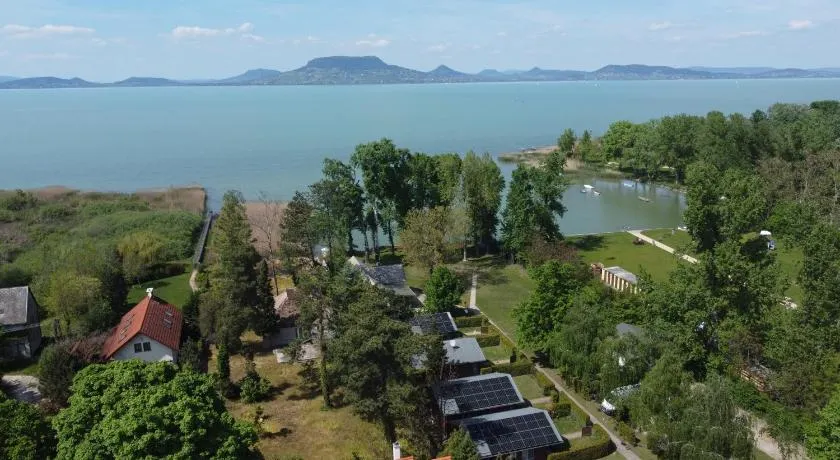 Fonyód Camping & Apartman - Image 1