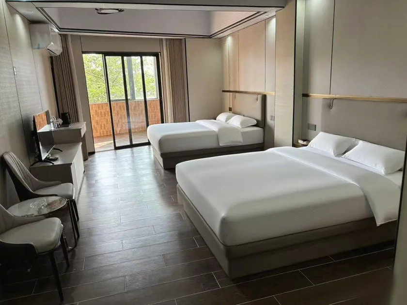 Harbour Business Hotel - Image 1
