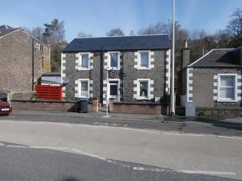 Monorene Guest House - Image 1