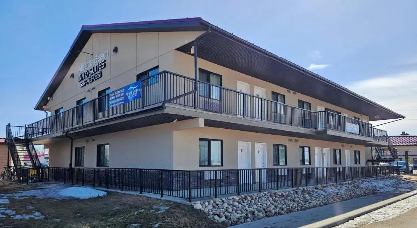 Alberta Beach Inn and Suites - Image 1