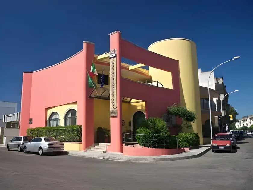 Lo Scacciapensieri Hotel & Restaurant - Image 1