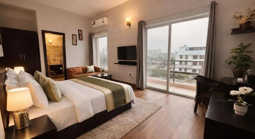 Onyx Suite Luxury Apartment # Lift # Garden # Ac rooms # Private Parking # Near Prem Mandir # Locate - Image 1