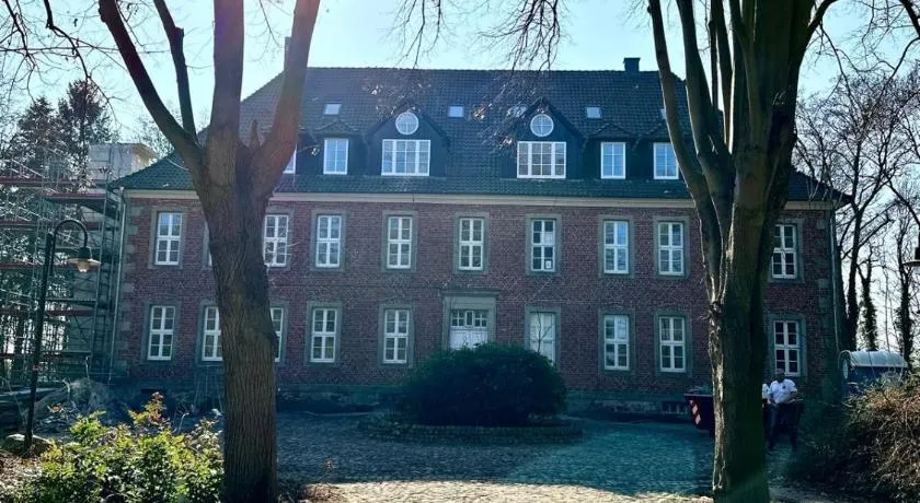 Idyllisches Wohnen im Schloss - Image 1