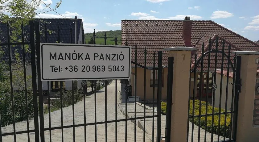 Manoka Guest House - Image 1