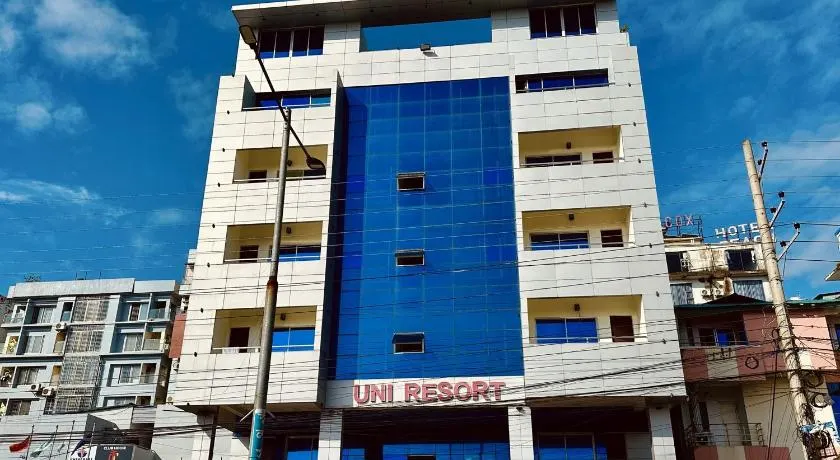 Uni Resort - Image 1