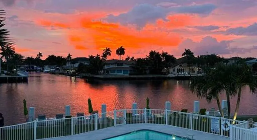 Aloha Apartments On the Intracoastal-Walk to the Beach - Image 1