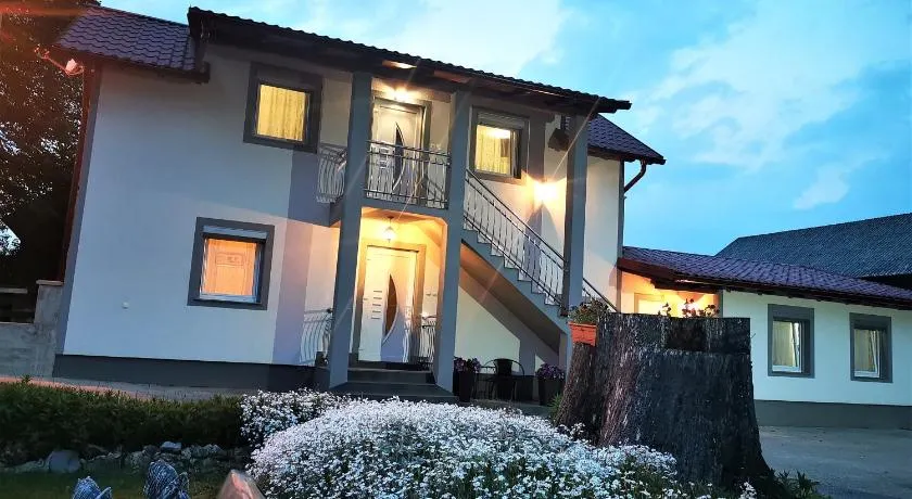 Guesthouse Samolov - Image 1