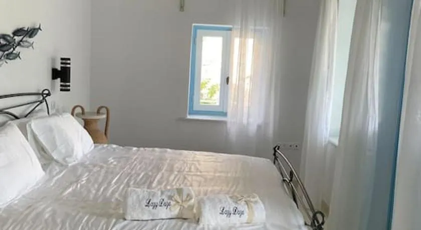 Stunning 1 bed Poros house presented by Lazydaze. - Image 1