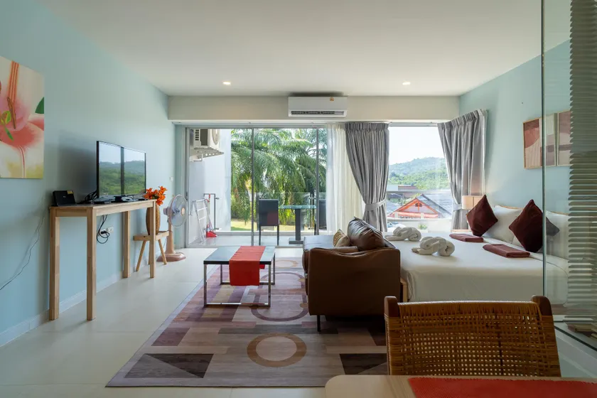 Convenient Karon studio, walk to beach & market! - Image 1
