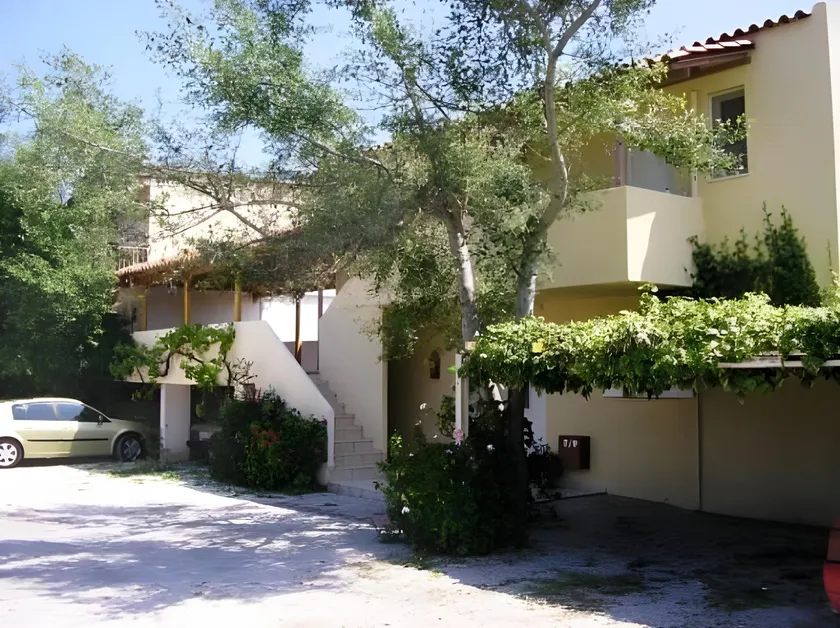 Leonidas Resort - Image 1