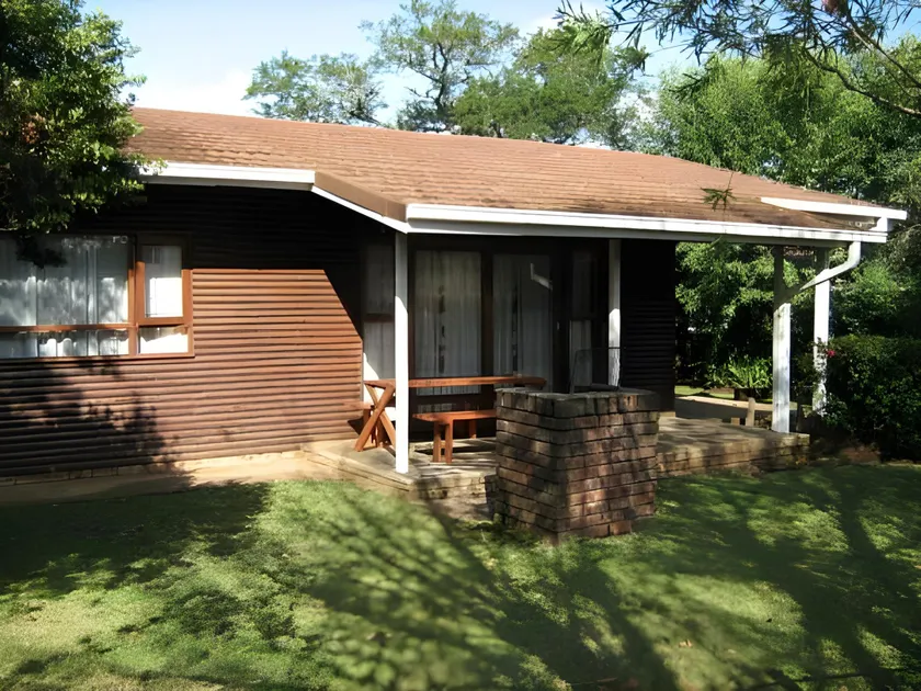 Log Cabin & Settlers Village - Image 1
