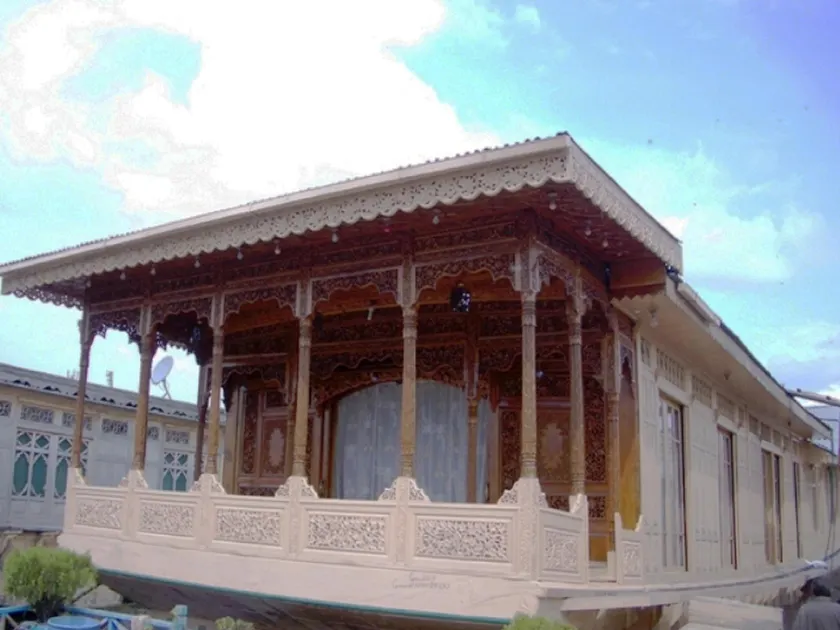New Lucky Star Group of Houseboats - Image 1