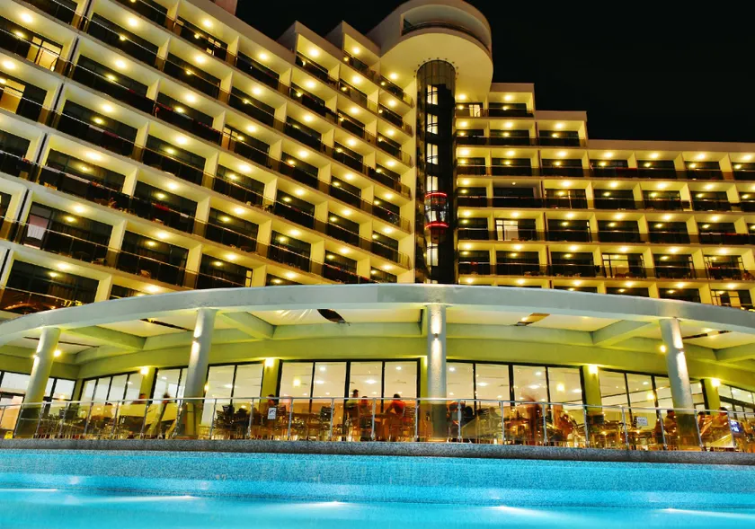 Hotel MARVEL - FULLY RENOVATED FREE Beach Access - Image 1