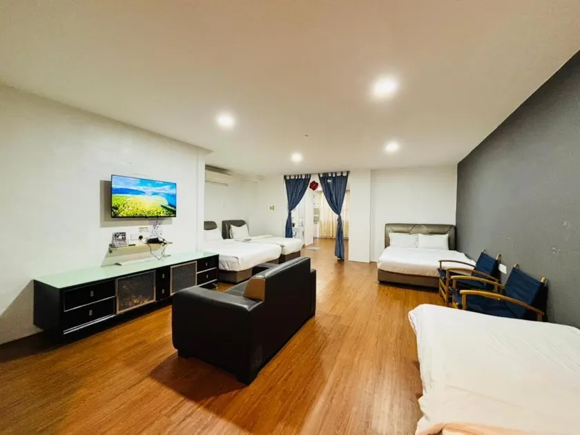 Hotel Travelers' Majestic Retreat (TMR) ⭐⭐⭐ - Image 1