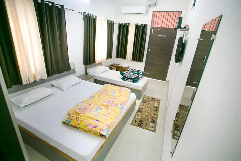 Hotel Shiv Kripa - Image 1