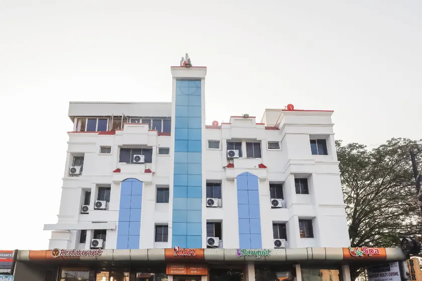 Capital O Hotel Sathyam By Coastal Grand Hotels & Resorts - Image 1