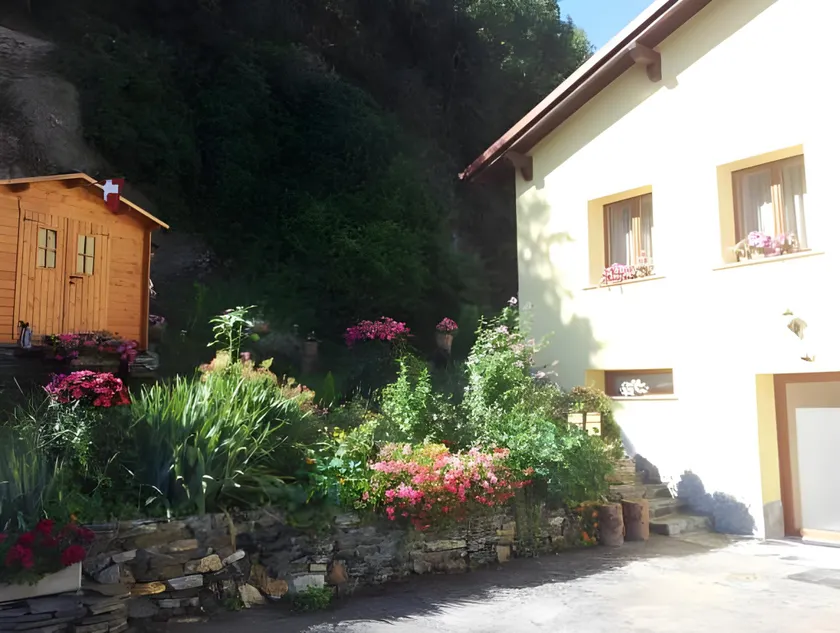 Le Merle Châtelain - Image 1