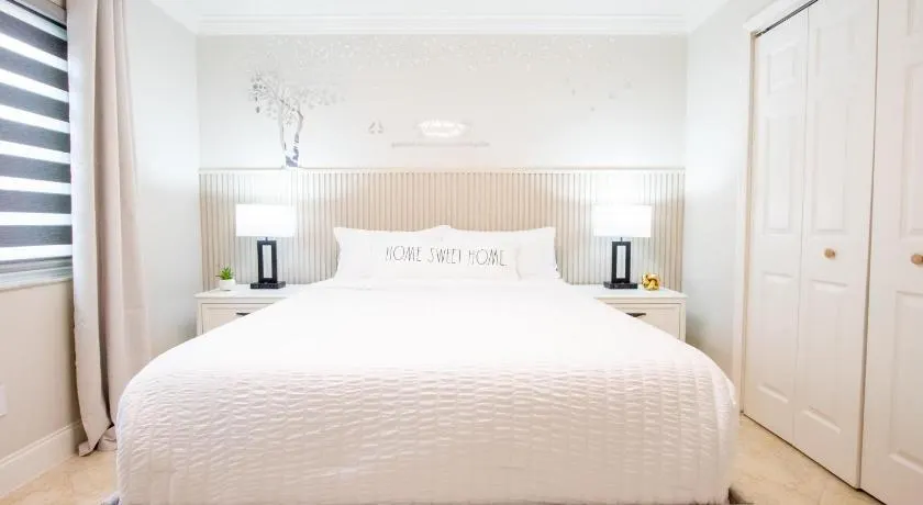 Longwood Private Suite - Near Orlando - Modern, Private Entrance, Fast WiFi - Image 1