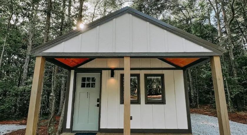 Cabin #1 Studio with Kitchenette - Image 1