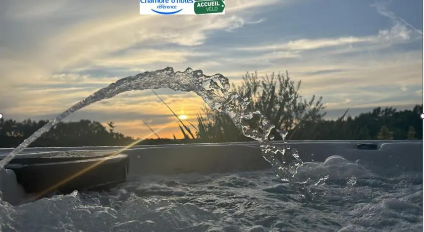 Le Coucher de Soleil Spa - Image 1