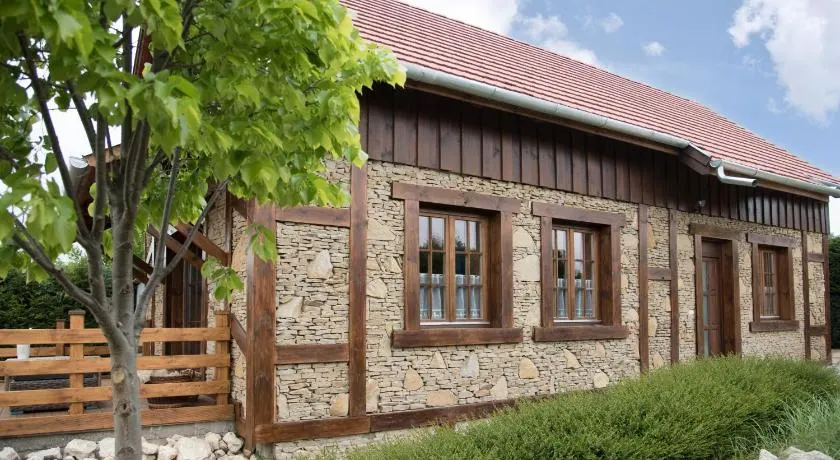 Pine Cottage - Image 1