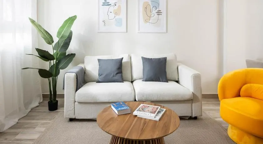Your Urban Retreat in the City Center - Image 1