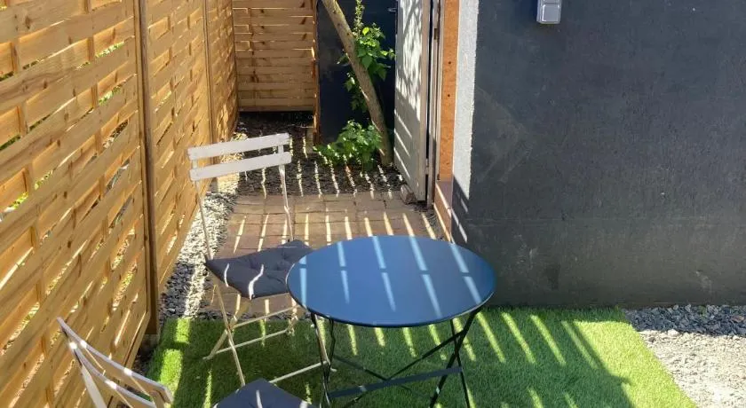 Studio avec terrasse et parking au Mans - Image 1