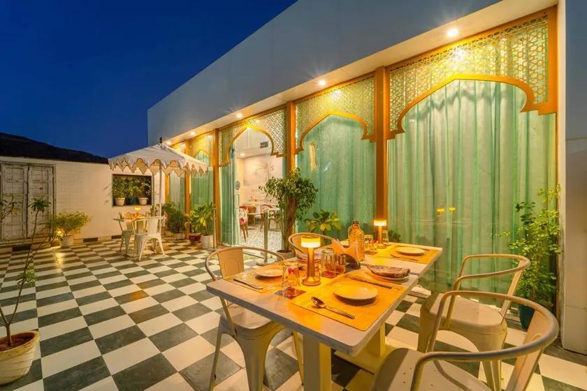 Hotel Hinduja Fort - Image 1