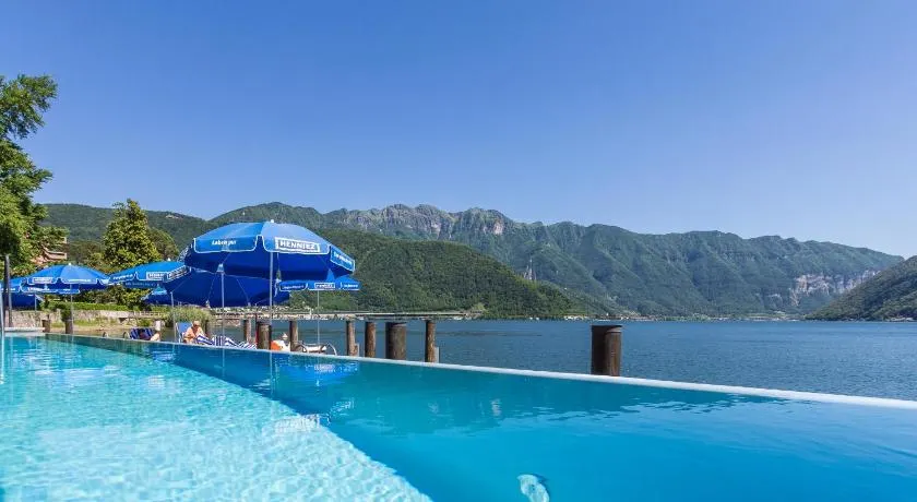 Hotel Riviera - Image 1