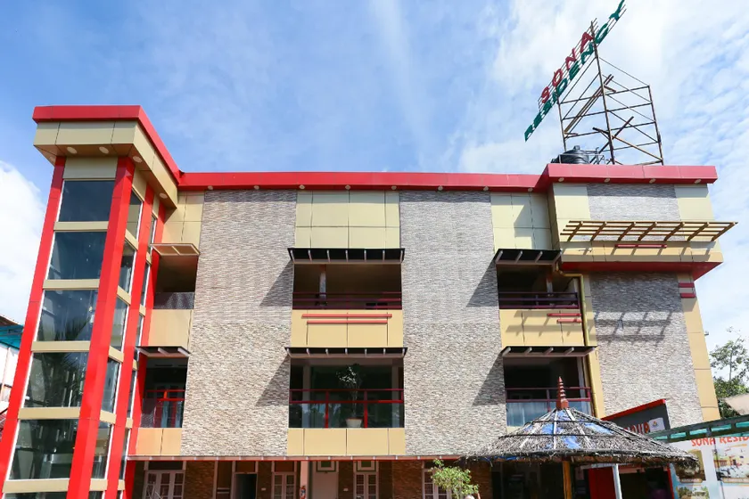 OYO 65906 Sona Residency - Image 1