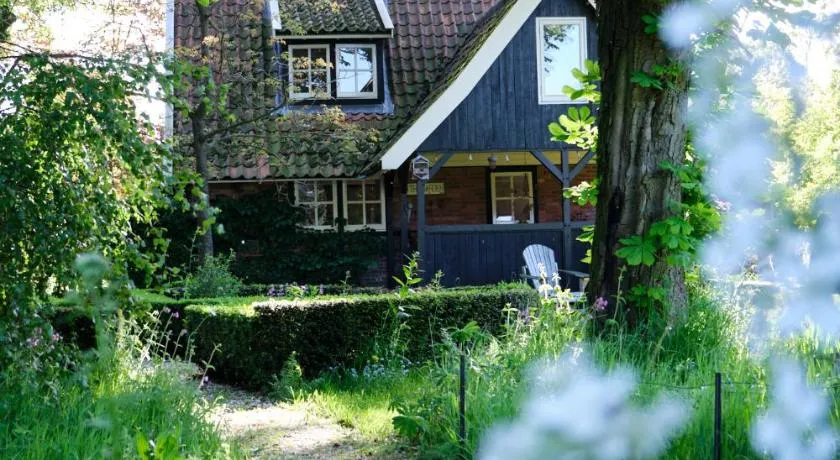 LooSan Lodges Gastenhuis - Image 1